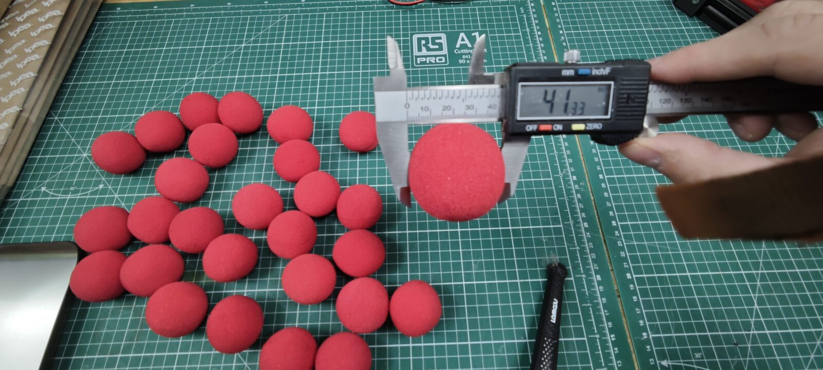 Balle 2 mesurée au pied à coulisse : 41,33 mm