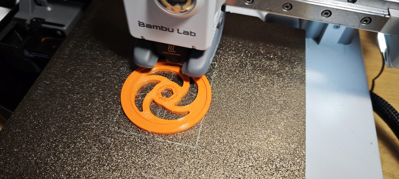 Impression de la pièce souple en TPU orange
