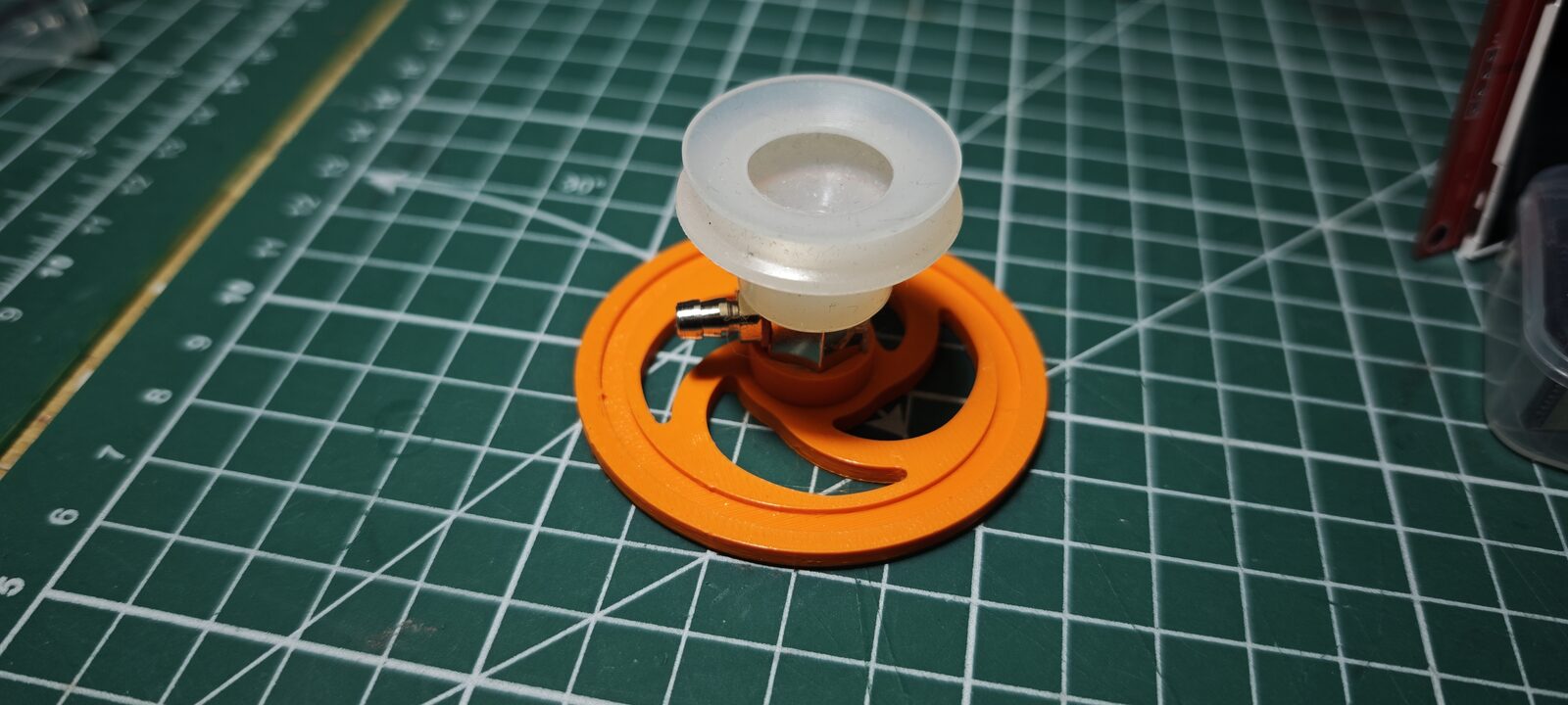 La ventouse montée sur la pièce en TPU