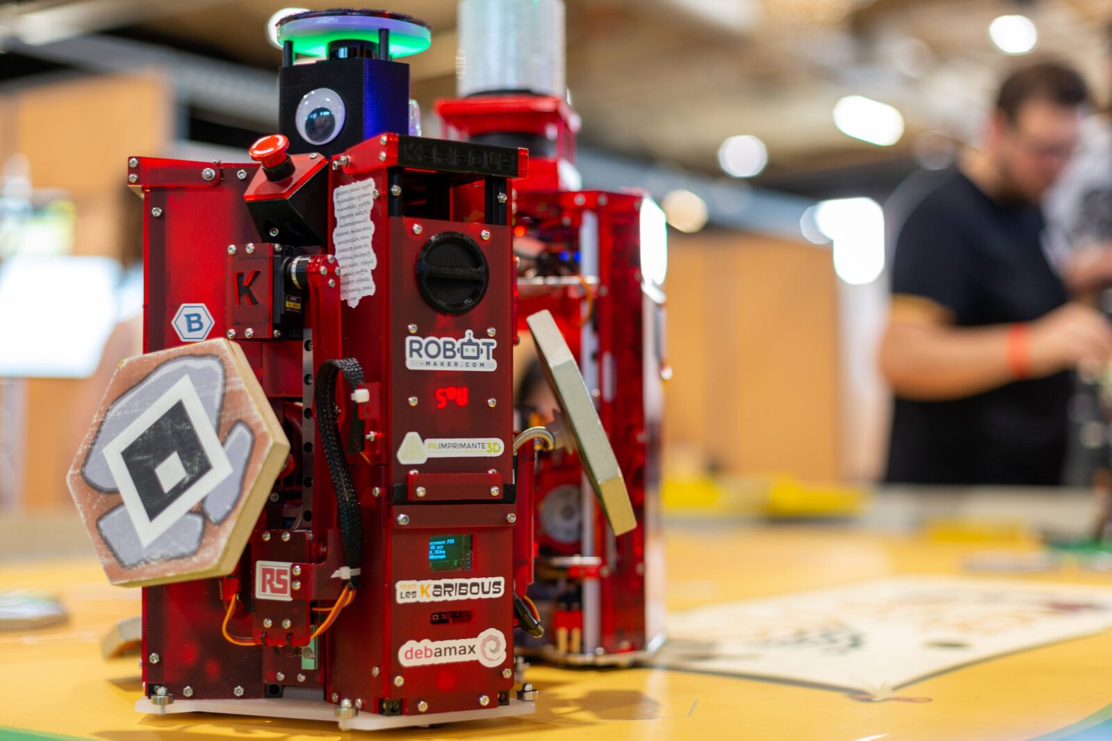 Les deux robots sur la table de jeu, Coupe de France 2022