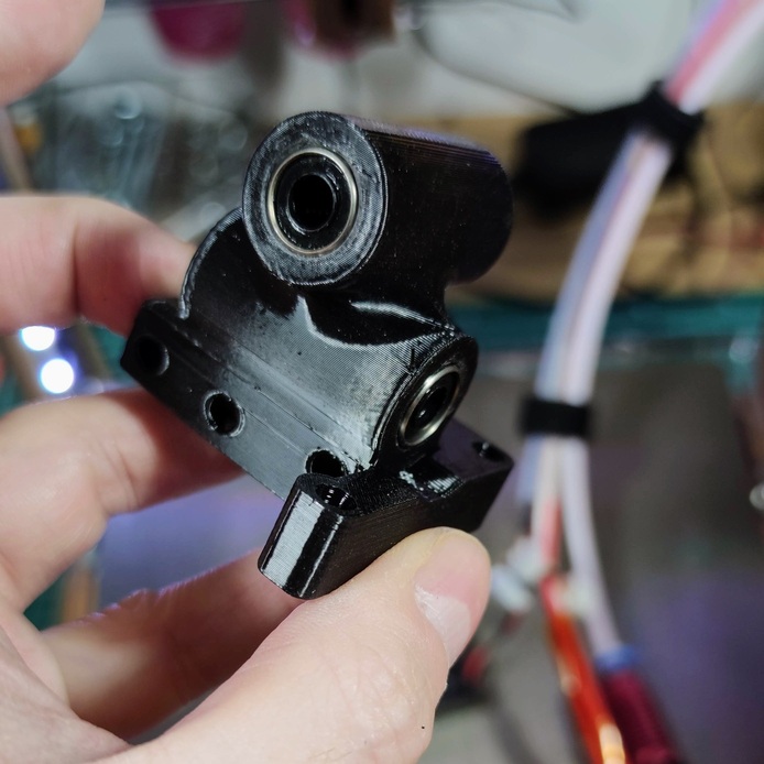 The printed mount, held in hand