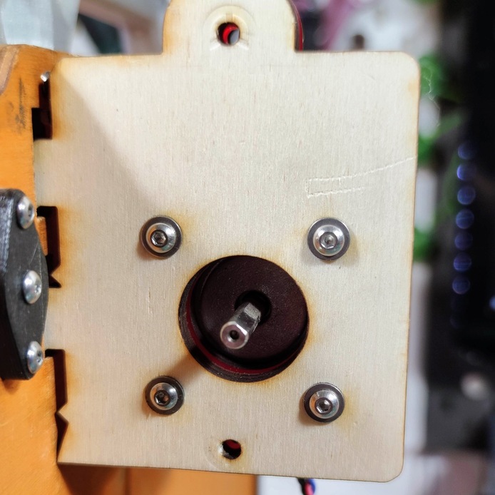 The original extruder, already modified